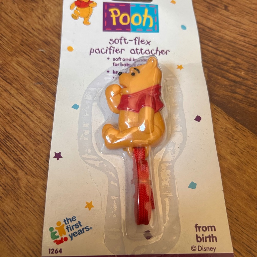VTG 1995 Winnie the Pooh Pacifier Attacher, First Years Disney NOS New old stock